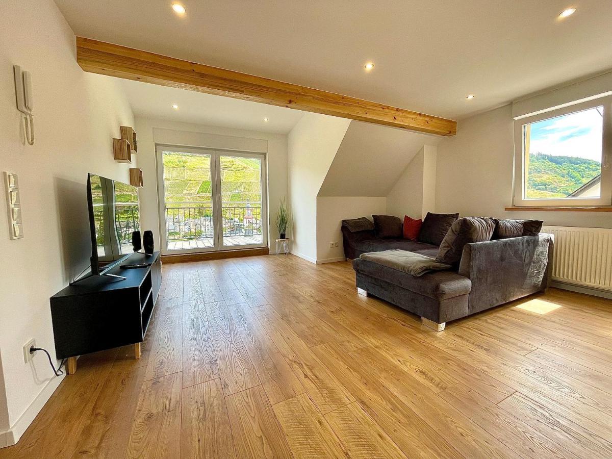 Sky Apartment, Blick Zur Mosel, Grosser Balkon, Kaffeemaschine, Smart Tv Zell an der Mosel Dış mekan fotoğraf
