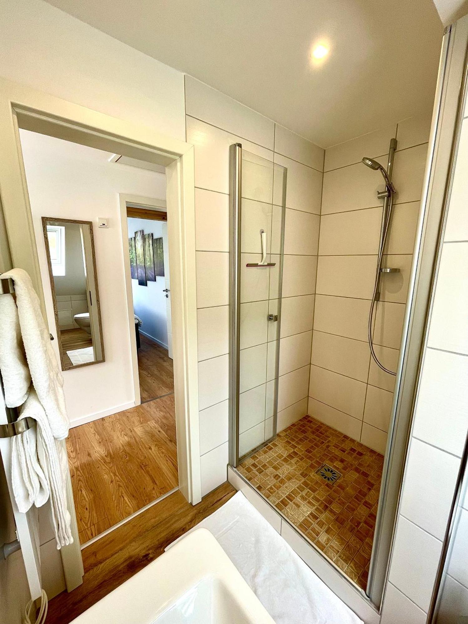 Sky Apartment, Blick Zur Mosel, Grosser Balkon, Kaffeemaschine, Smart Tv Zell an der Mosel Dış mekan fotoğraf