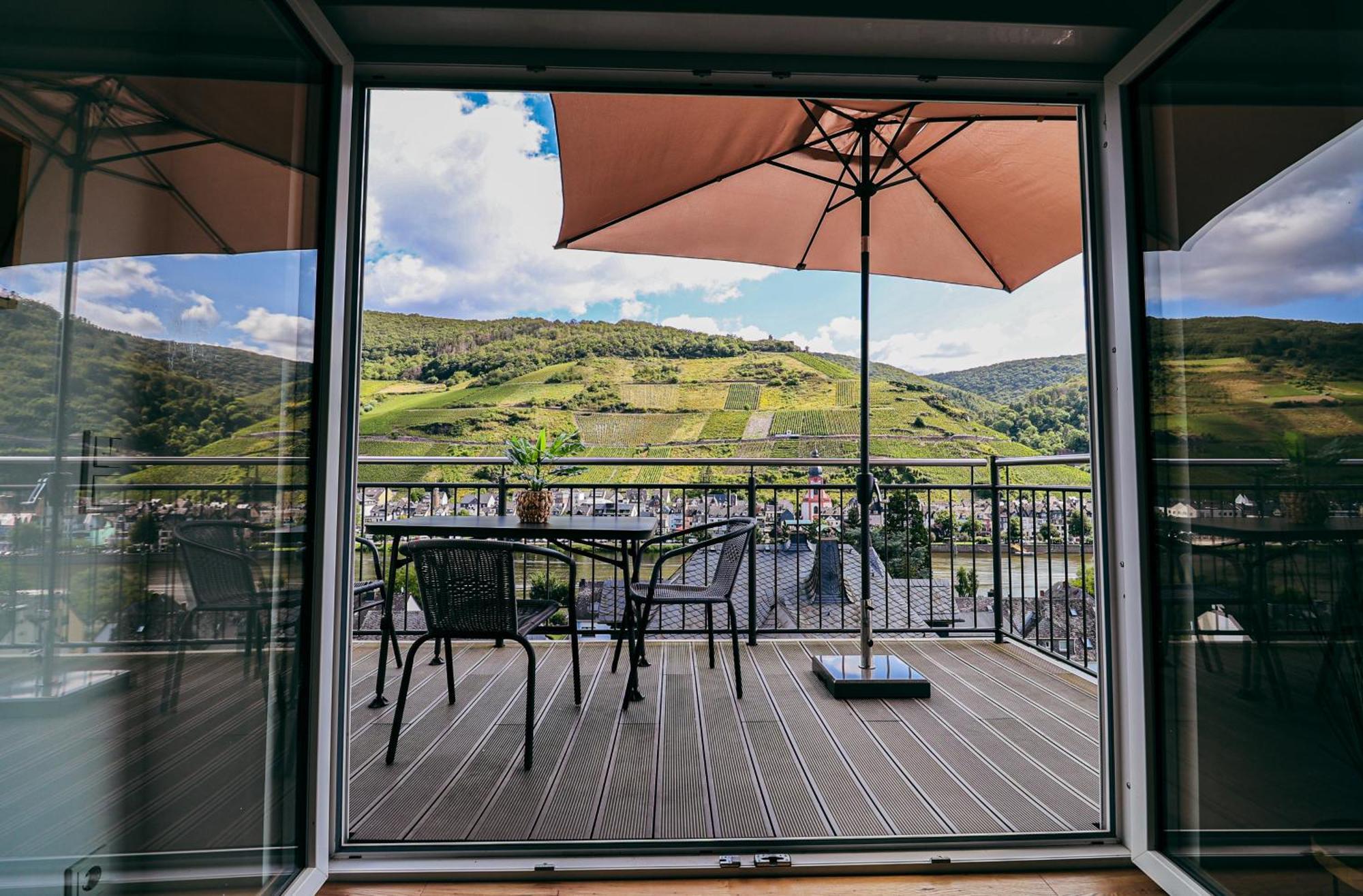 Sky Apartment, Blick Zur Mosel, Grosser Balkon, Kaffeemaschine, Smart Tv Zell an der Mosel Dış mekan fotoğraf